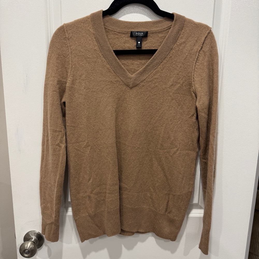 Aqua Women's Camel V-Neck Sweater